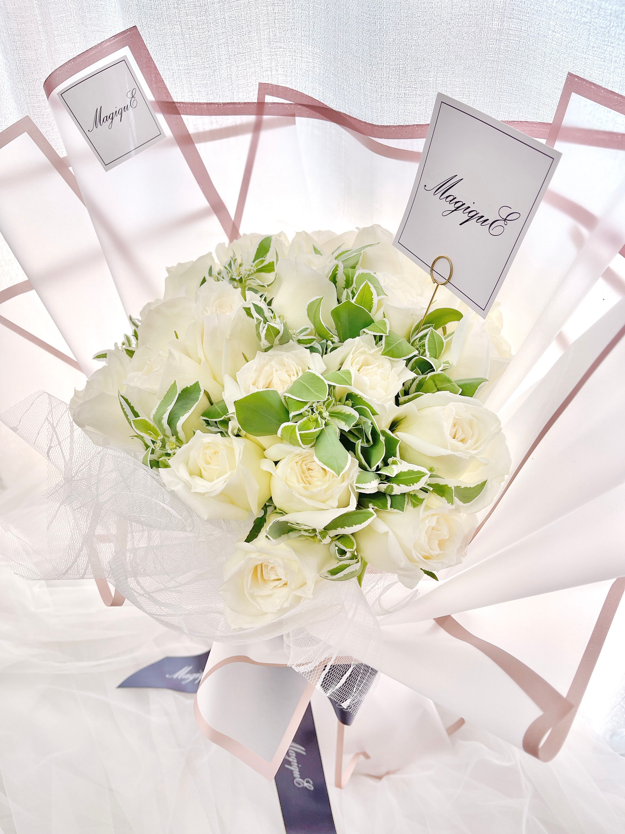 白玫瑰鮮花花束