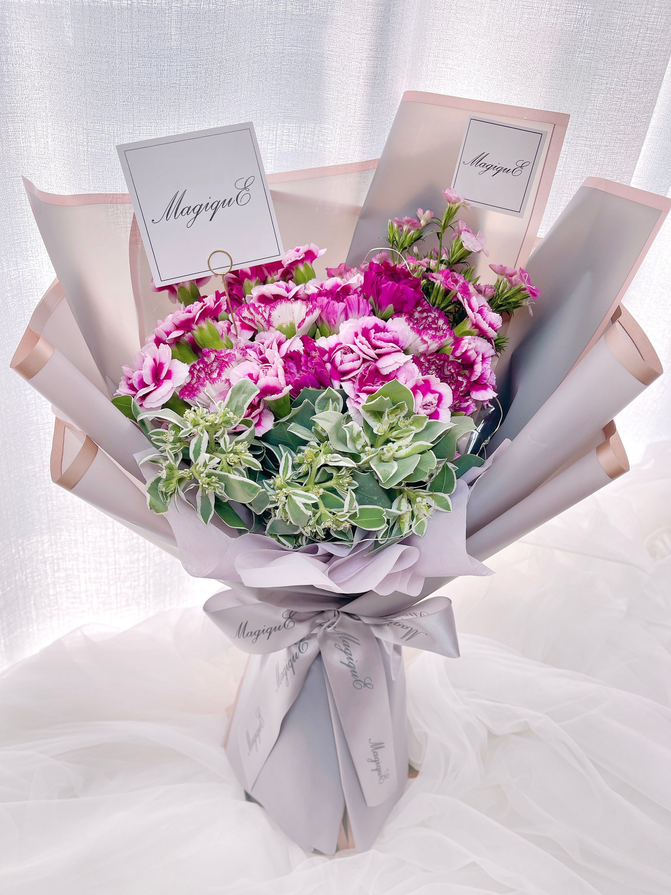 紫康乃馨鮮花花束