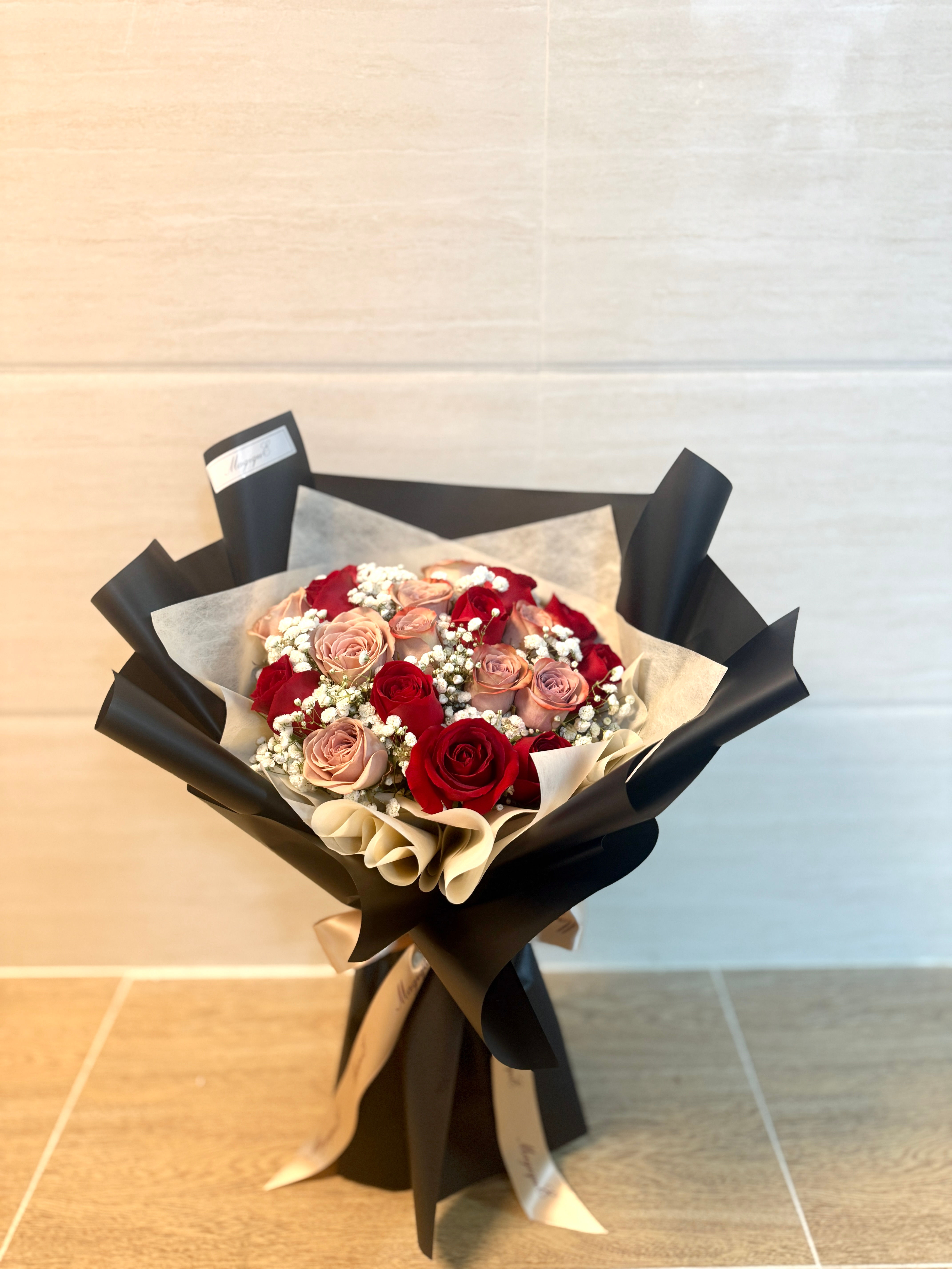 20枝紅玫瑰朱古力玫瑰鮮花花束
