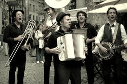 Bandits Manchots à la rue