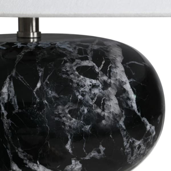 Lampe de table avec base en marbre noir naturel et abat-jour type conique couleur blanc cassé
