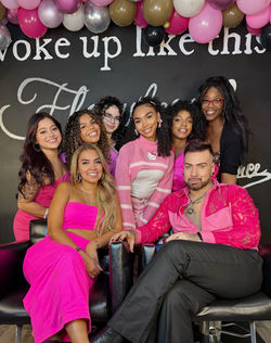Facetune_16-02-2025-09-13-47