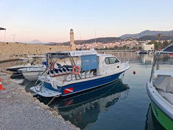 passer son open water en Crète, PADI open water Rethymno Crète, PADI Kourse Kreta, Scuba diving royal cense, group splash, entries from boat, synchronization, ocean plunge, active training, Open Water Kurs Kreta, Royal Blue Diving