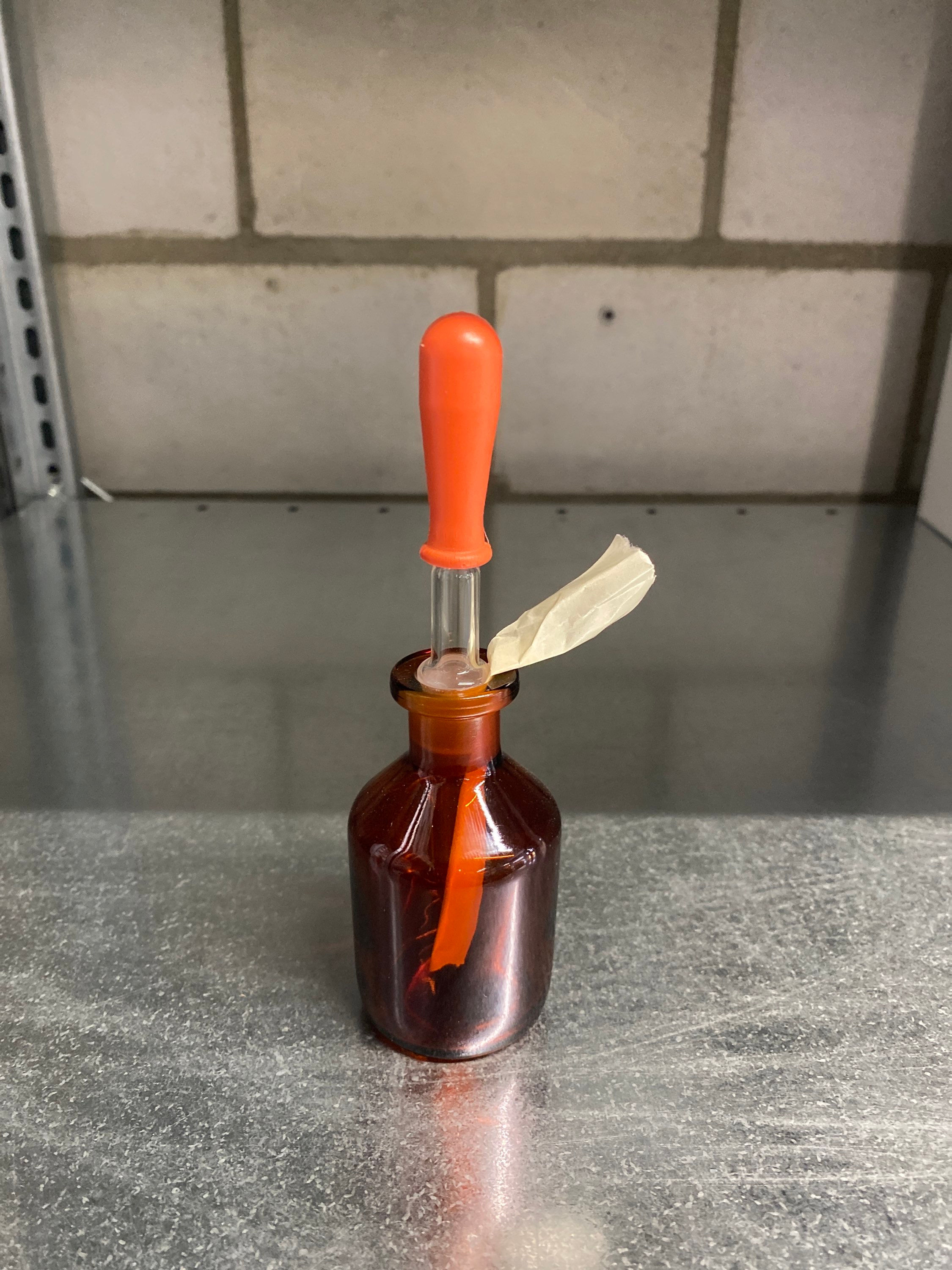 Compte goutte (Verre ambré)