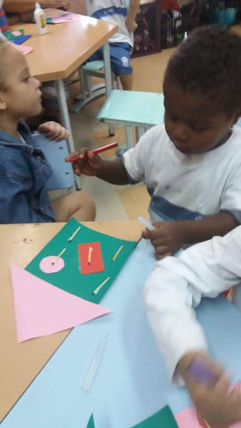 Trabalhando as formas geométricas, famÃlia e cores no MAT II