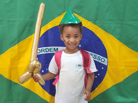 🎵 Marcha soldado cabeça de papel... 🎵