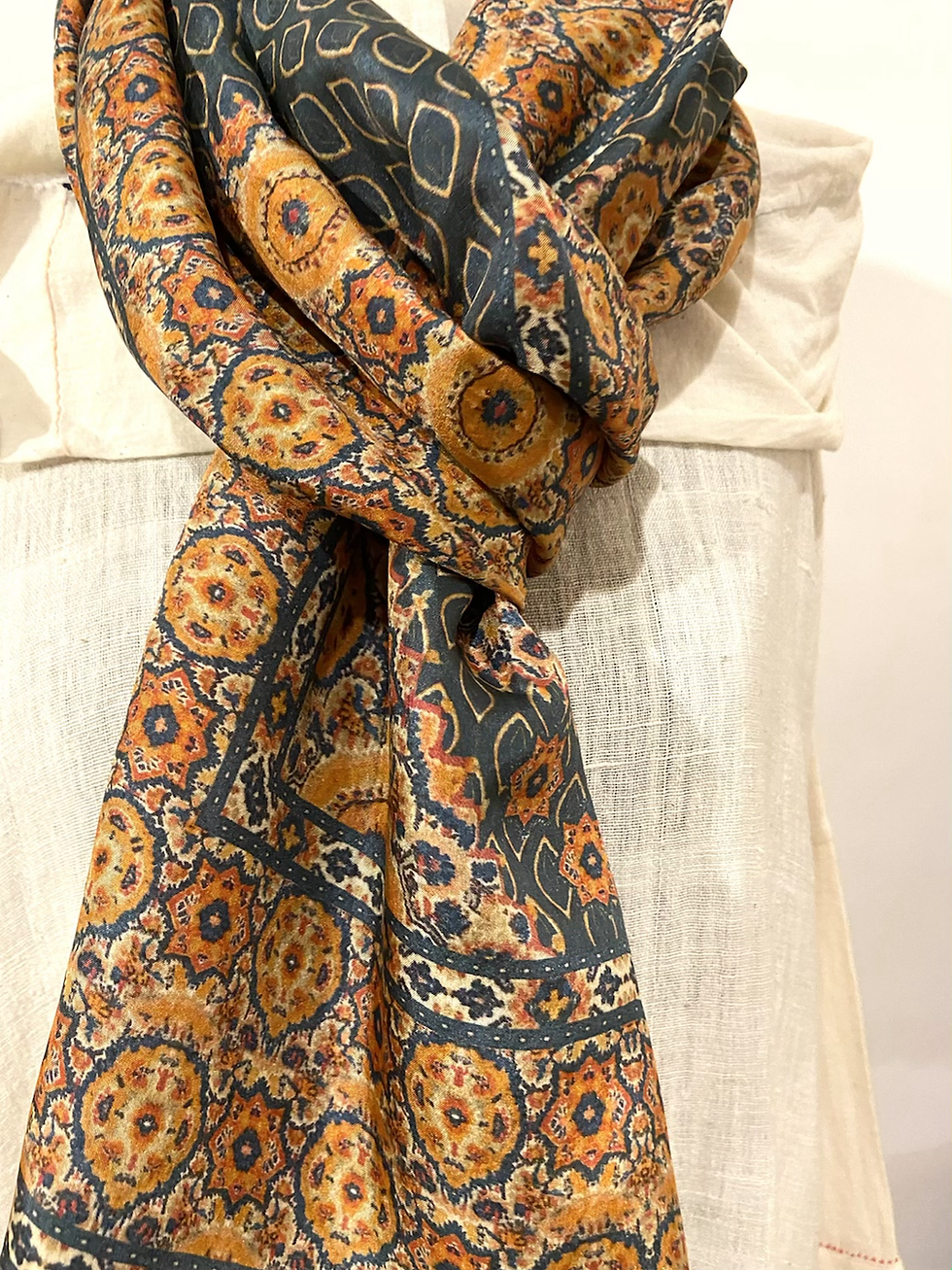 Kahwa Silk Stole