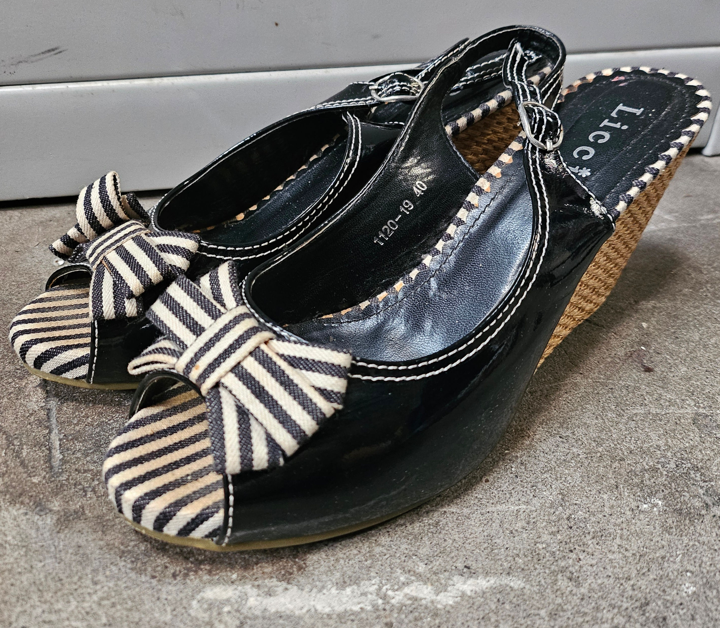 Shoes: Chic Black Patent Leather Wedge Sandals W/ Striped Bow Sz 40