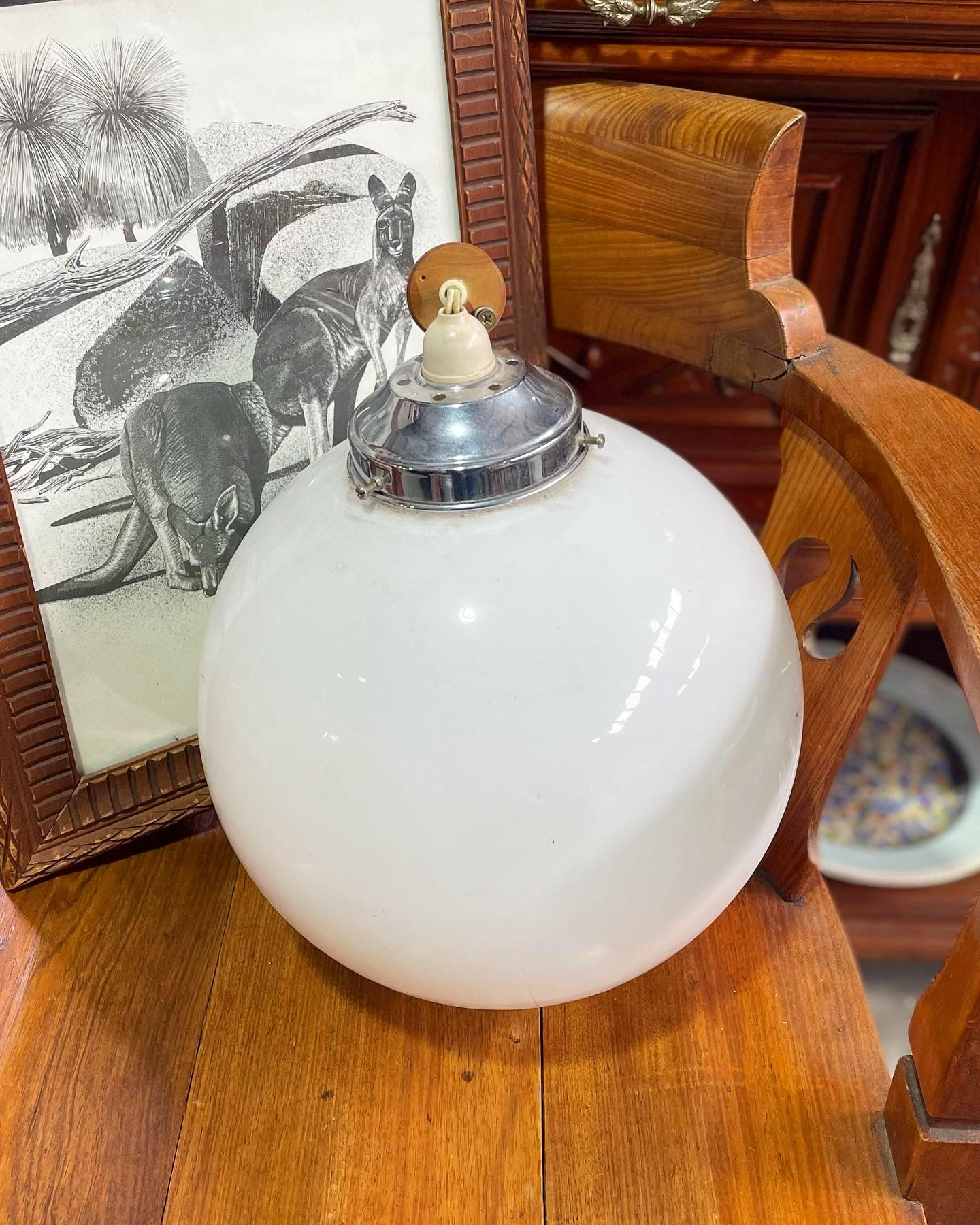 Large Vintage Simple Down Lighting White Pendant