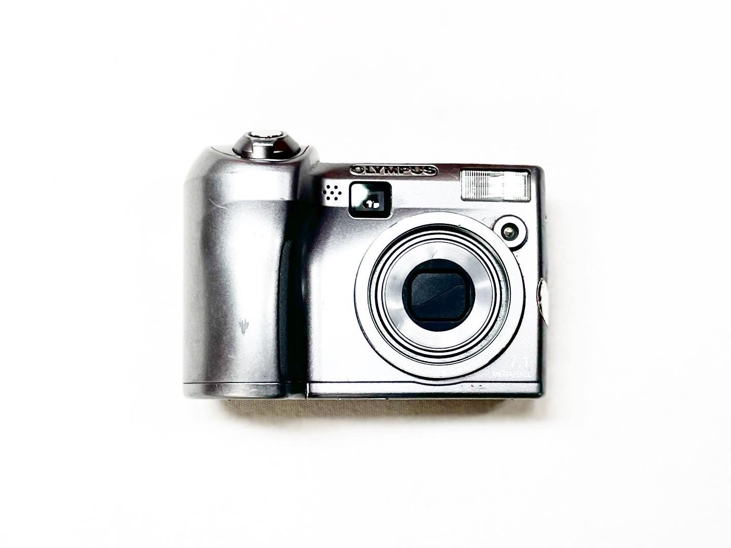 Digital Compact 7.1 Mpx Olympus SP-310 Camera with Matching Bag