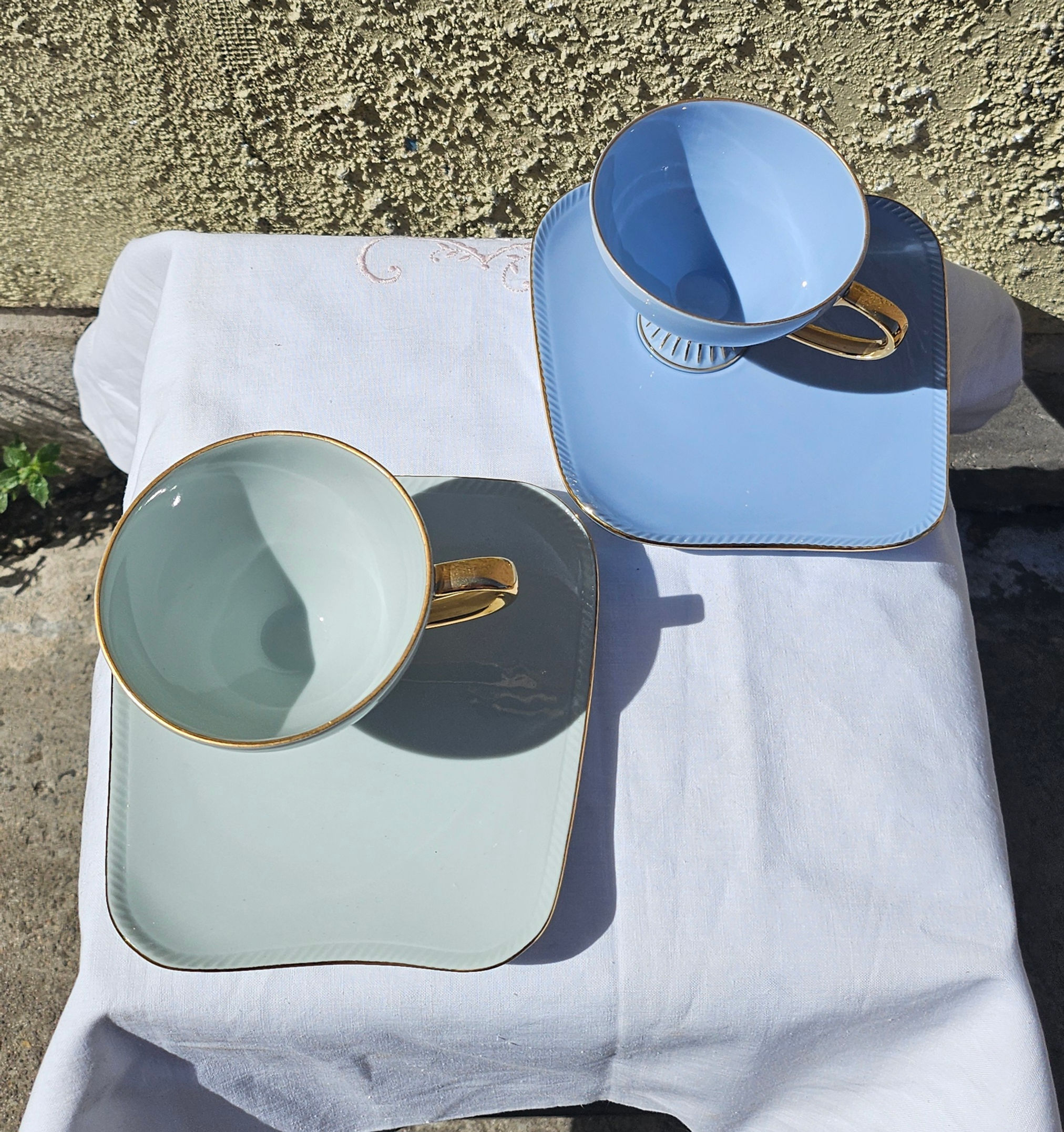Tea Set: Westminster Australia Bone China Teacup And Offset Saucer Tennis Set