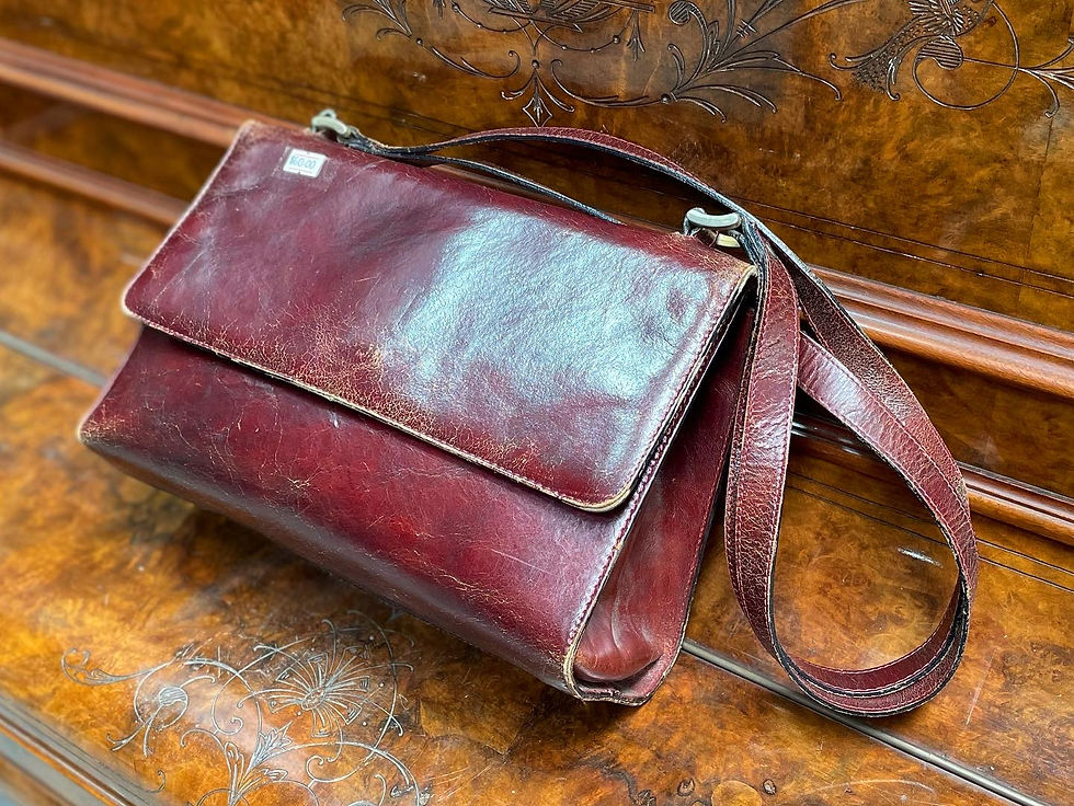 Thumbnail: Vintage Burgundy Red Leather Shoulder Bag by Nicola Stefano