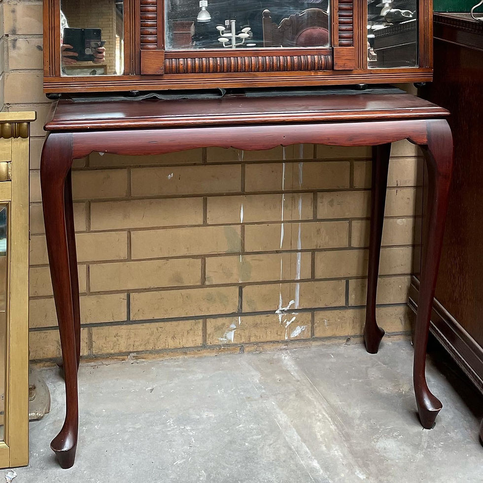 Thumbnail: Beautiful Antique Victorian Hall Table