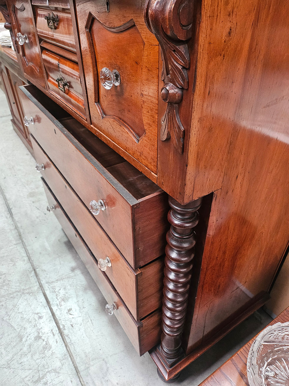 Thumbnail: Chest Of Drawers: Gorgeous Antique 19th C. Mahogany 8-Drawer Chest