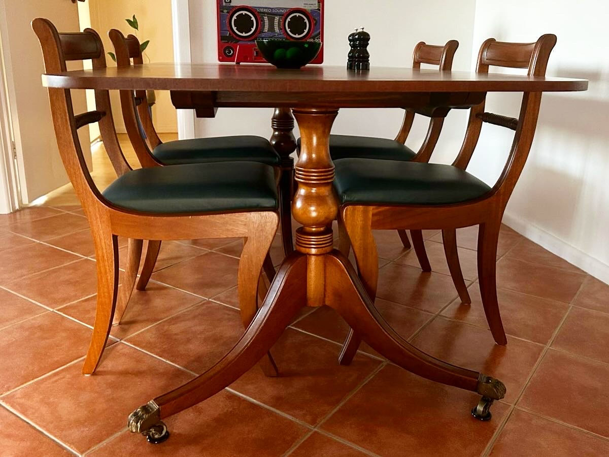 Antique Set of Mahogany Regency Extendable Table & 8 Chairs