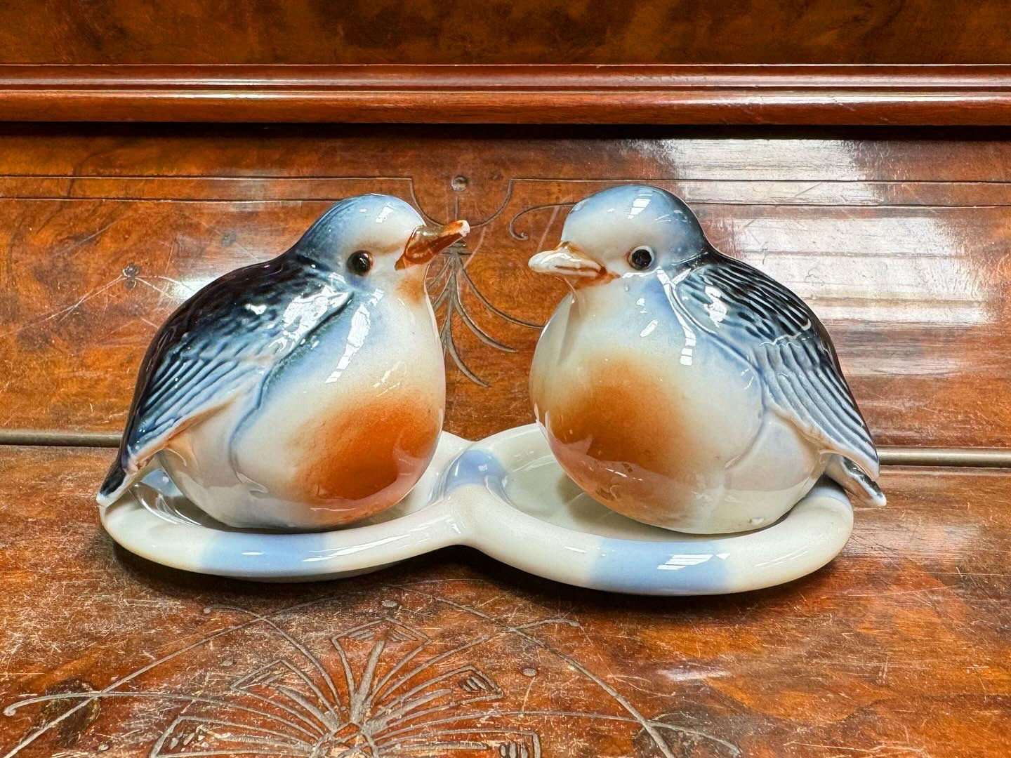 Gorgeous Set of Two Bone China Blue Bird Salt & Pepper Shakers w/ Fujika Tray