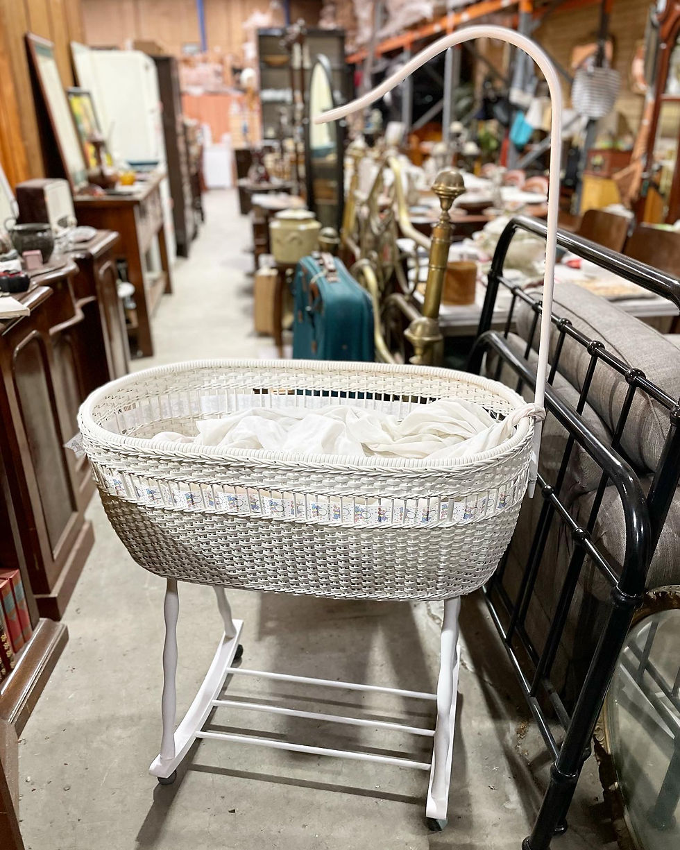 White Wicker Moses Basket Rocking Baby Cot