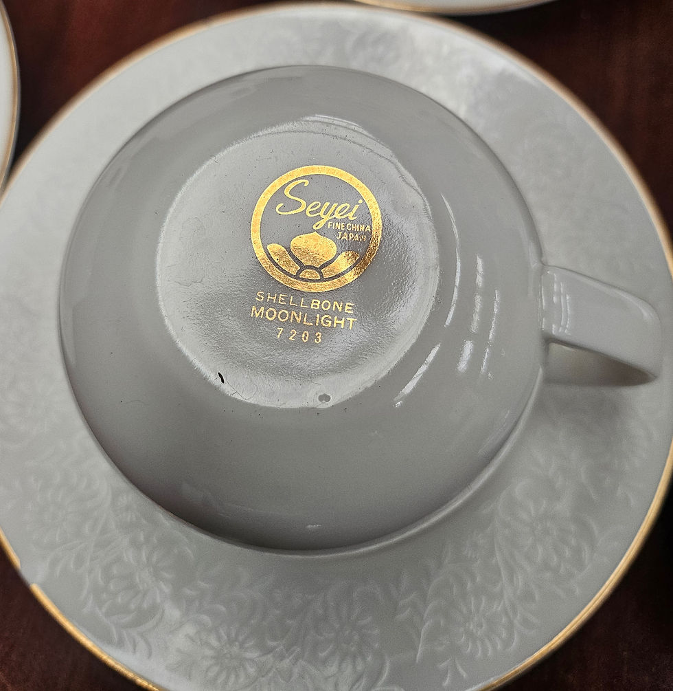 Thumbnail: Dinner Set: 31-Piece Shellbone Moonlight Fine China Seyei Japan Dinner Set