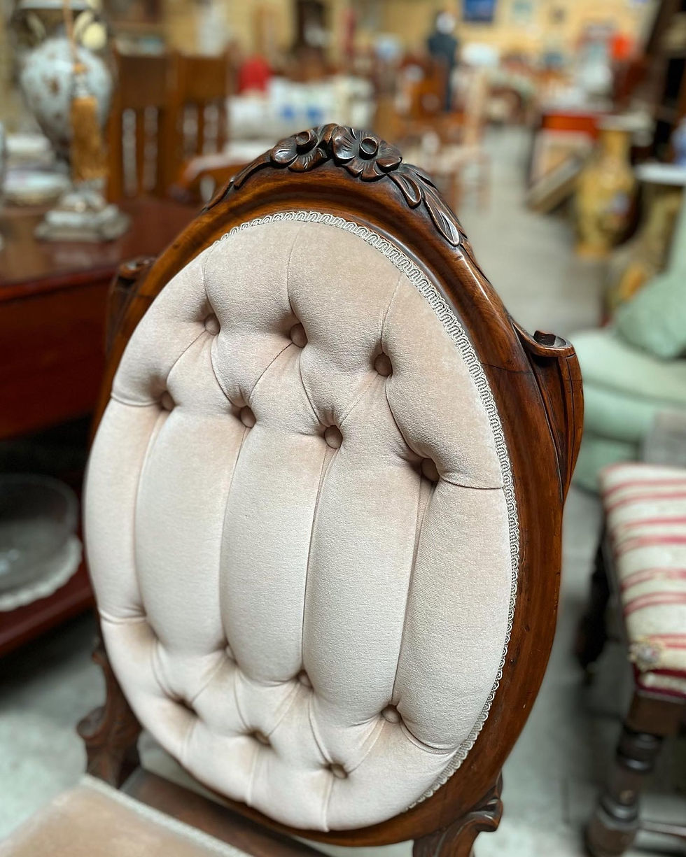 Thumbnail: Beautiful Velvet Handcrafted Bedroom Grandmother Chair 