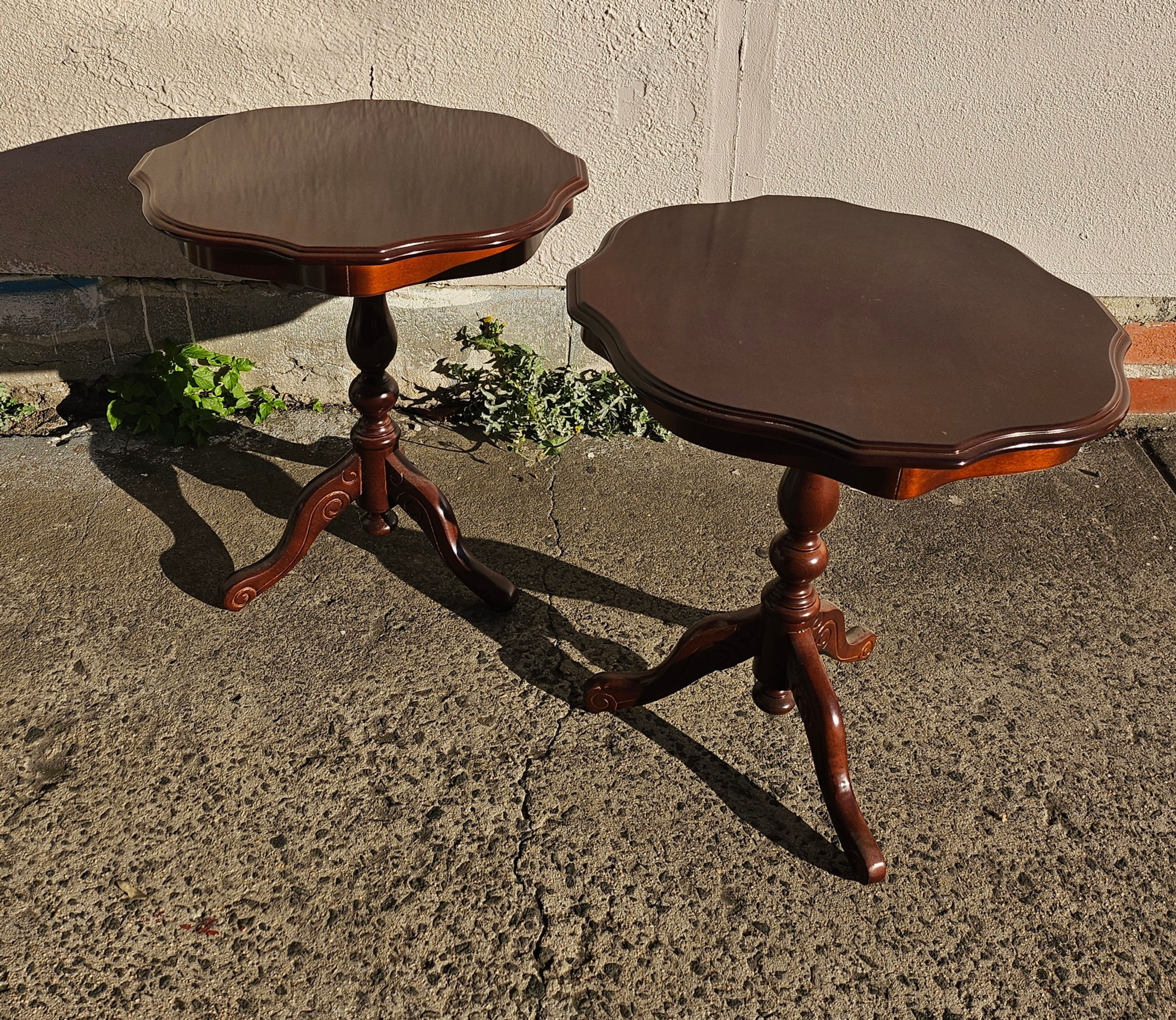 Table: Pair Of Vintage Mahogany Tripod Occasional Tables