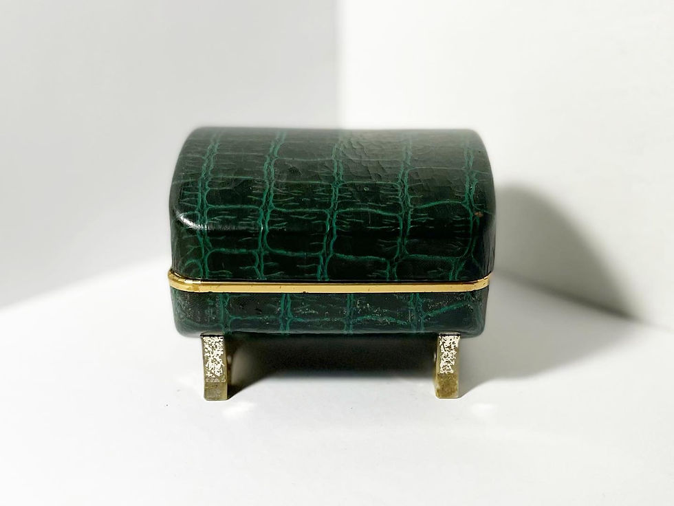 Thumbnail: Elegant Vintage Dark Green Leather Jewellery Box in Original Condition