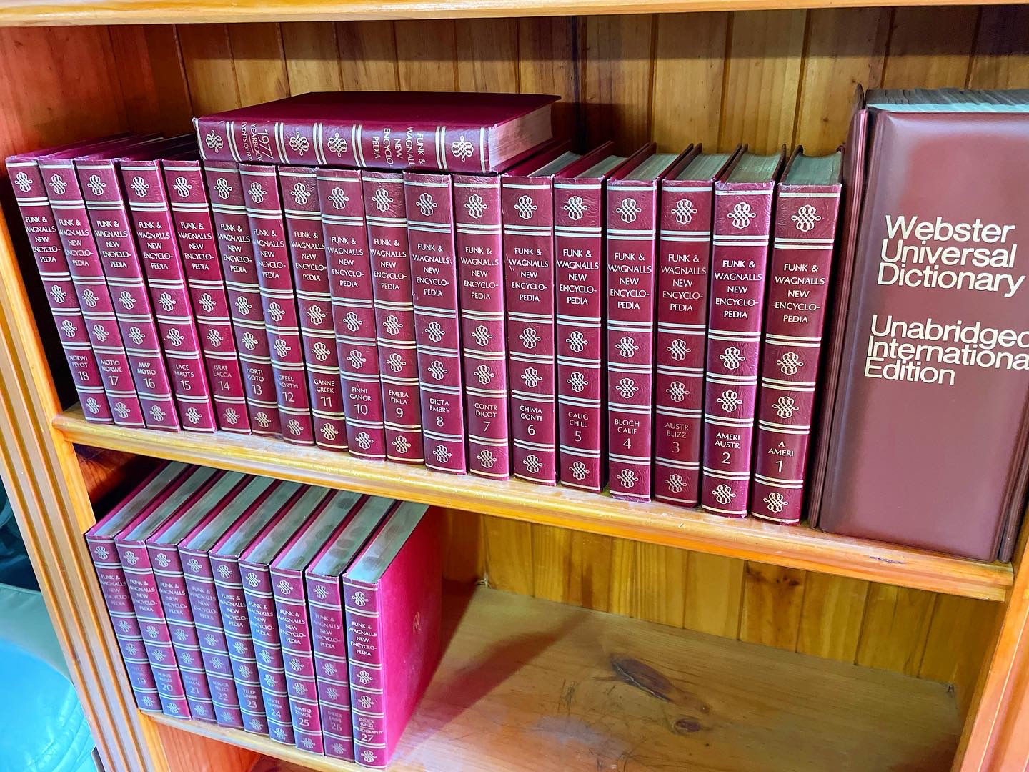 Rare Vintage 29-Volume Set of Funk & Wagnalls New Encyclopedia