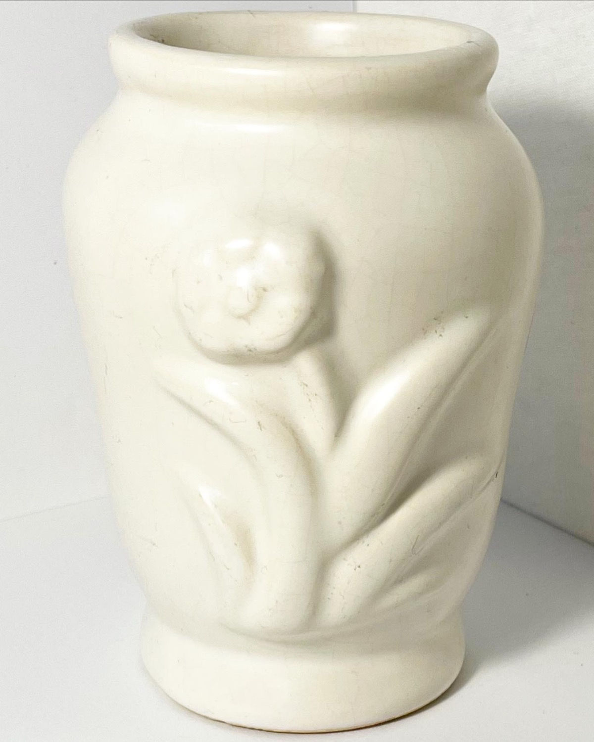 Collectible Raynham Pottery Bud Vase with Floral Ornaments (Australia) 