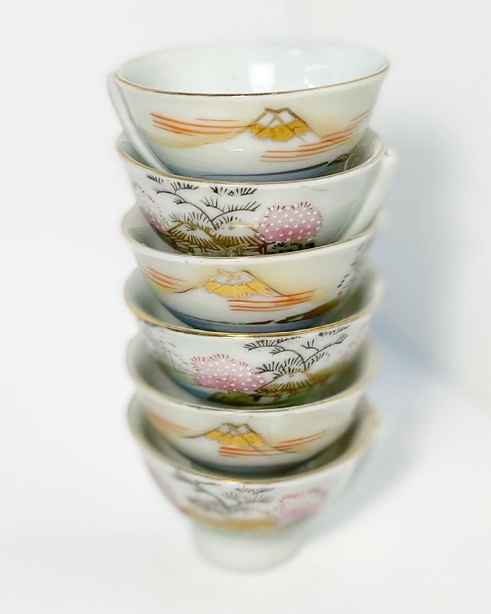 Thumbnail: Set of 6 Vintage Collectable Hand-Painted Japanese Cups