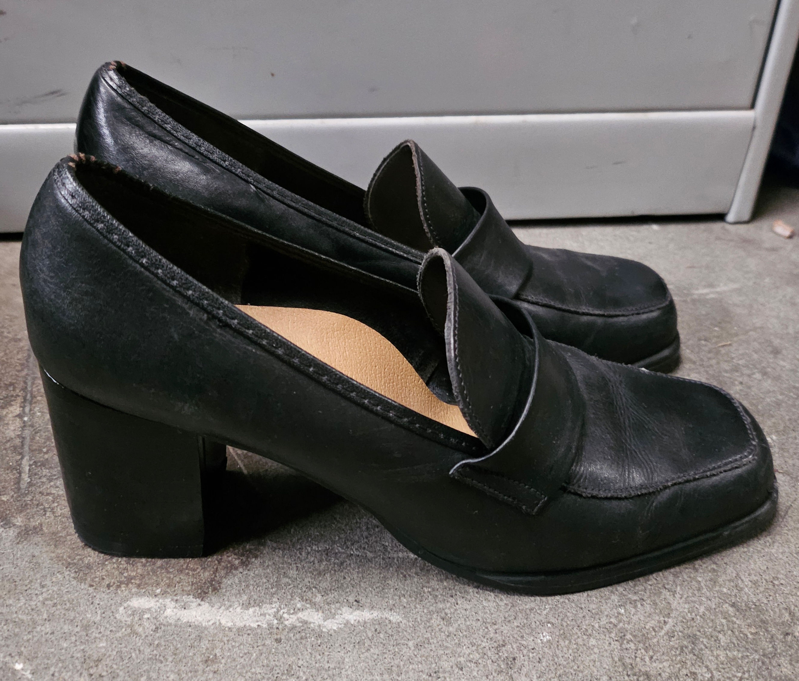 Shoes: Black Leather Heeled Loafer Shoes By Lipstik Comfort Sole