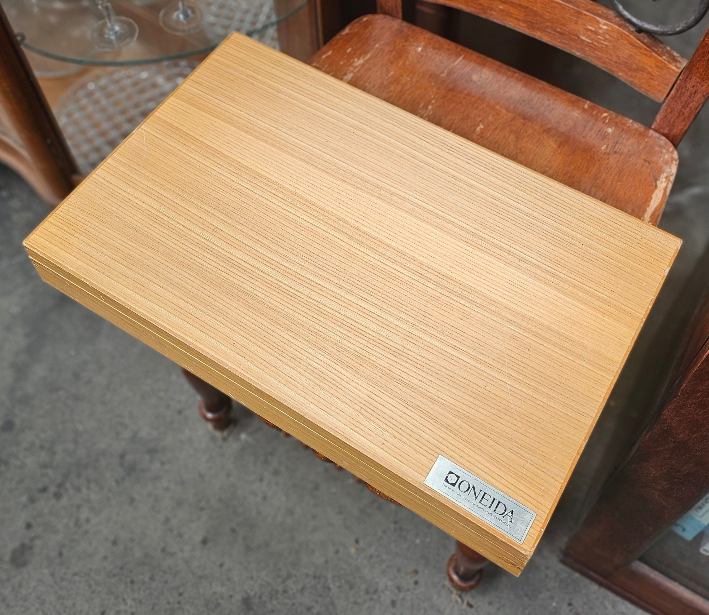 Box: Timber Box / Art Easel