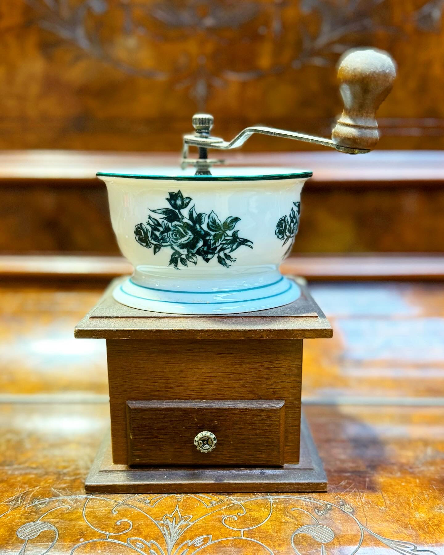 Vintage White and Blue Ceramic Coffee Grinder with 1 Drawer