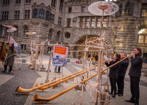 Mathis Stendike bei einem Kunstprojekt des Lügenmuseums und Kunst der Lüge e. V. 