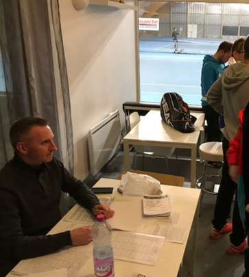 LE TOURNOI INDOOR SENIOR DU CLUB A DEMARRE AVEC SUCCES