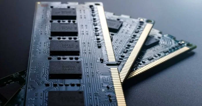 RAM (Random Access Memory)