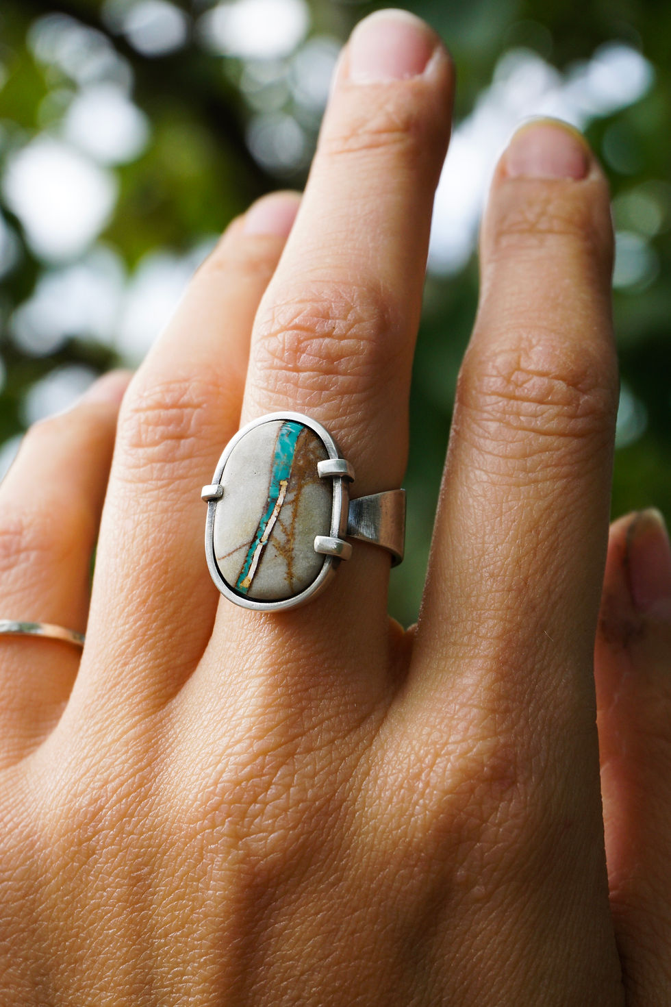 Thumbnail: Sleepy Bee Ring 
