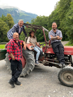 Salzgeber mit Gölä, Trauffer und Melanie Oesch