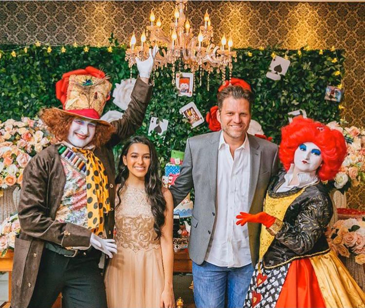 CHAPELEIRO MALUCO E RAINHA COPAS