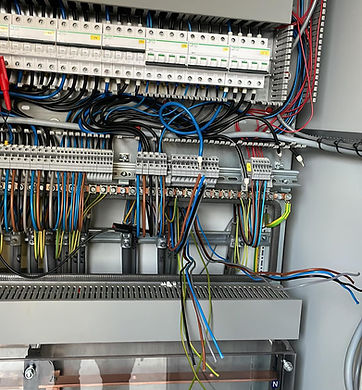 Cablage in kast