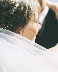 Yıldönümü Mesajları, Damat ve Gelin Dans Ediyor, Gelin Damat Sarılıyor