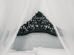 Black Nouveau Bedroom Ideas: Affordable Wayfair Finds for an Elegant Moody Retreat