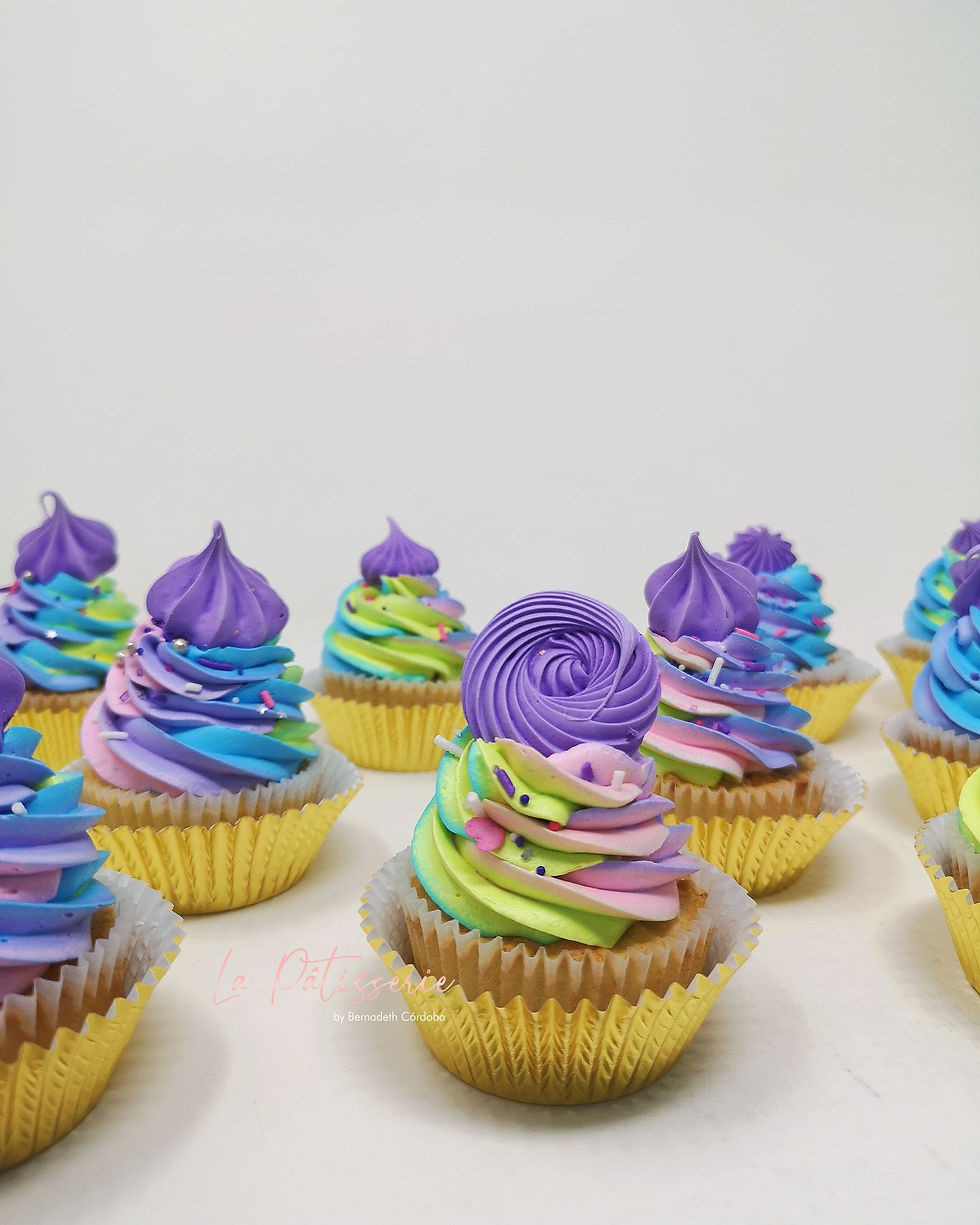 merenguitos, merengue, macarons. cakes, pasteles, torta, cupcakes