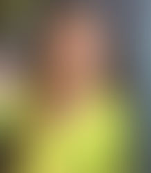 Jennifer Lopez aposta no neon e prova que o tom está de volta