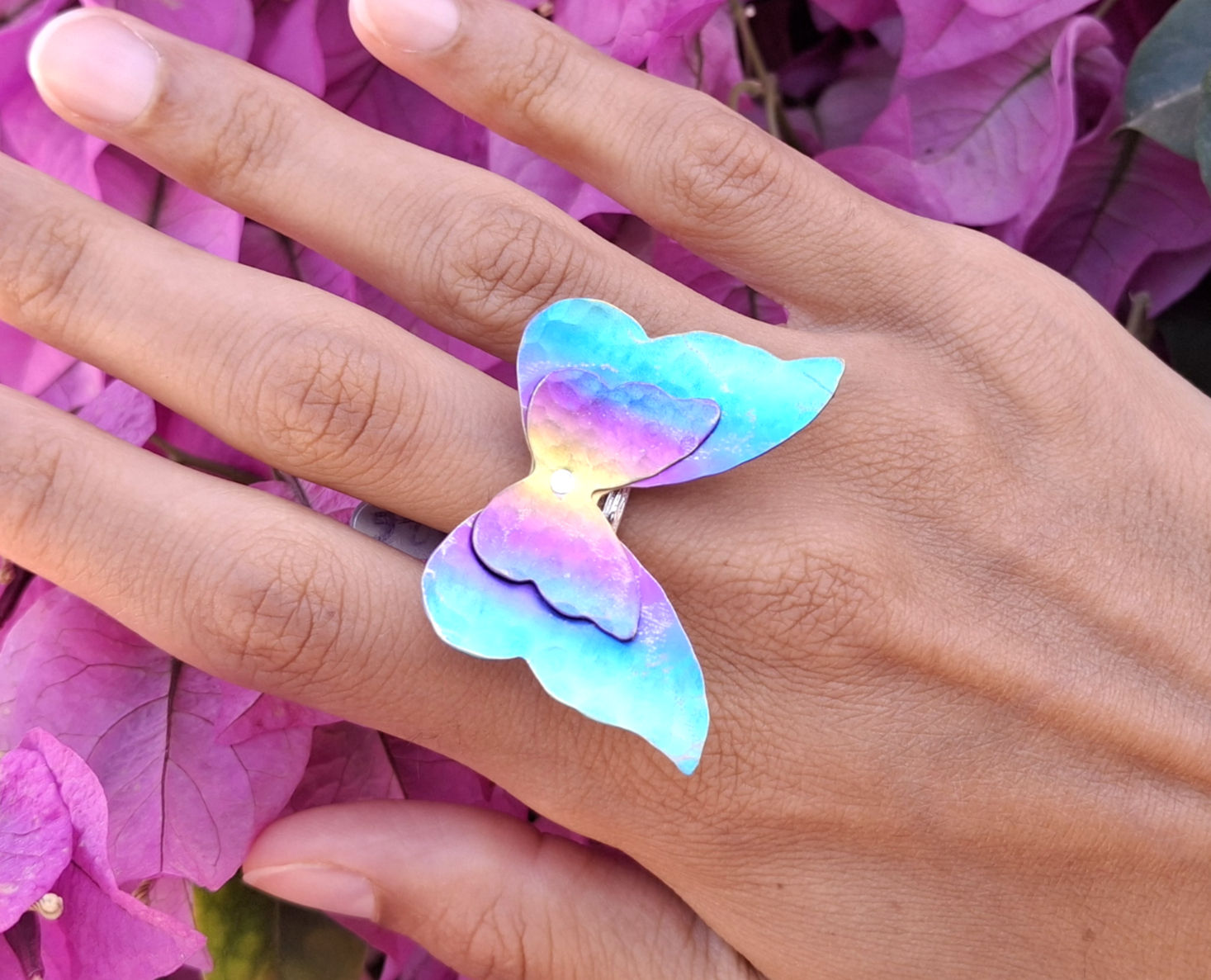 Großer Schmetterlingsring aus Silber und Titan