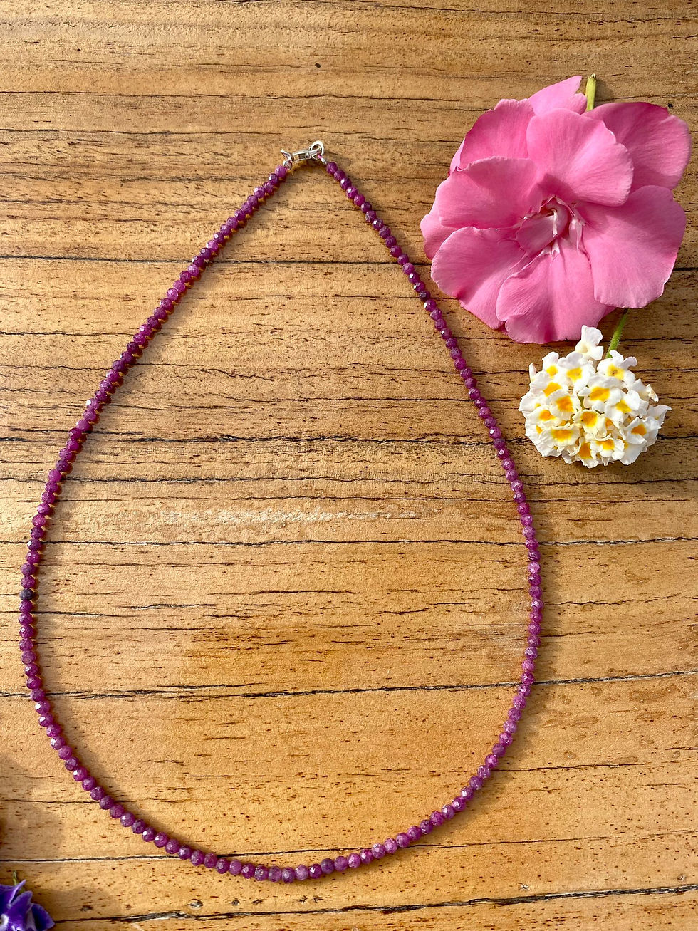 Miniaturbild: Rubinhalskette