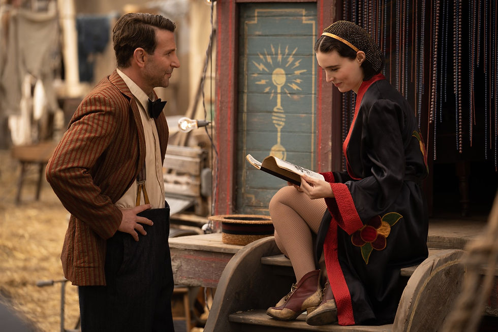 Bradley Cooper et Rooney Mara dans Nightmare Alley de Guillermo del Toro.