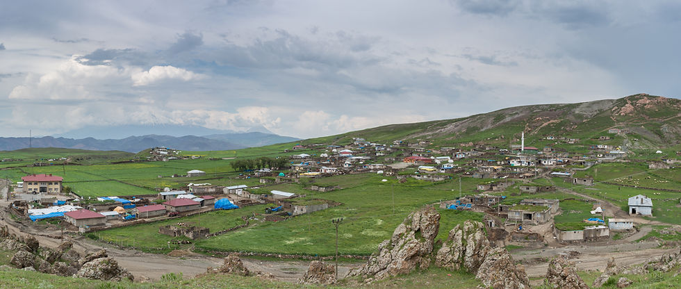 Village au pied du mont Ararat.