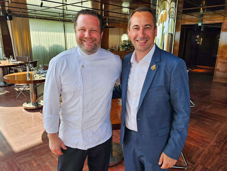 Antibes : Les Pêcheurs : le chef Nicolas Rondelli célèbre une décennie étoilée et l’arrivée d’un sommelier d’exception.
