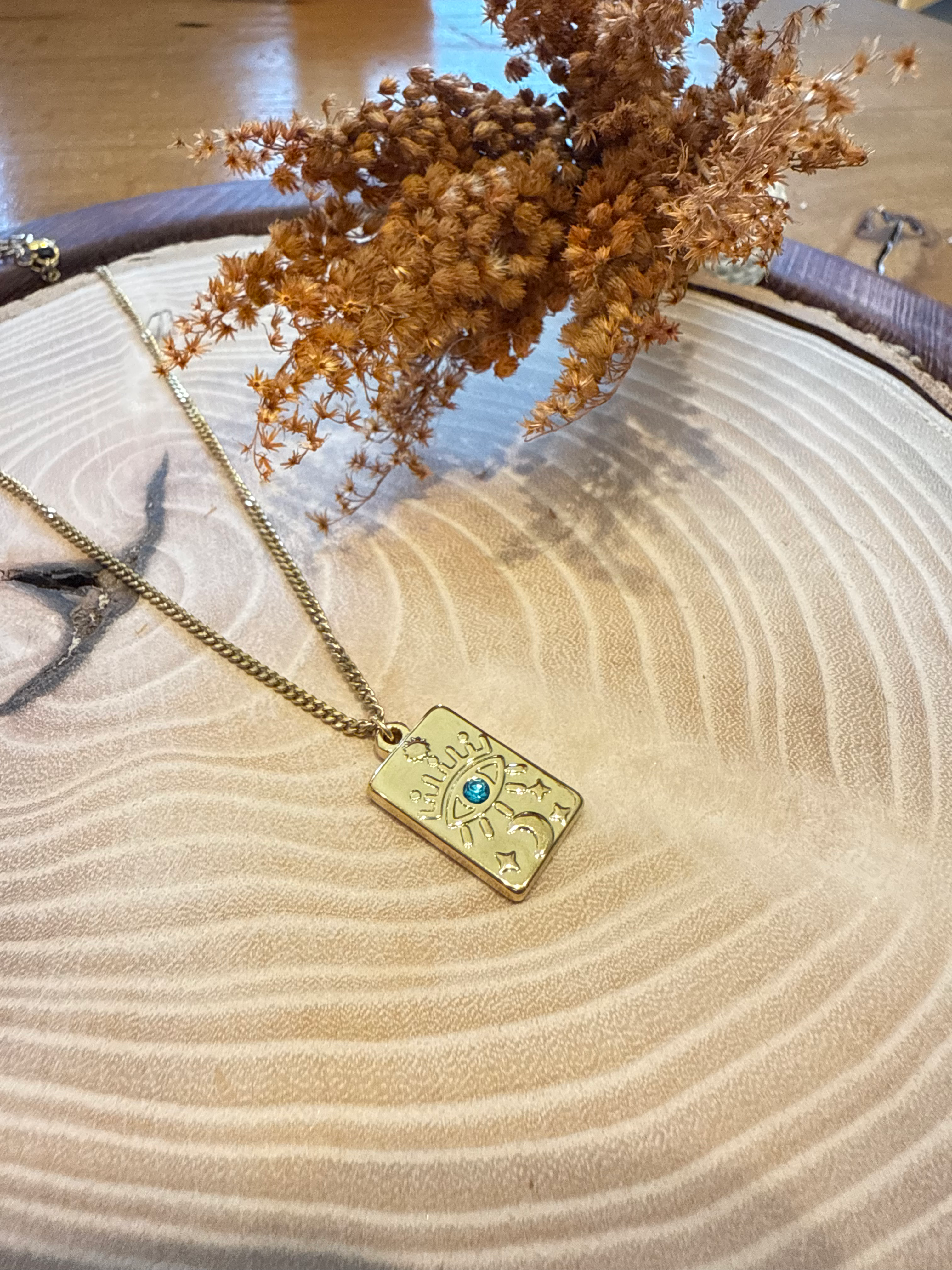 kare plakada göz detay çelik kolye