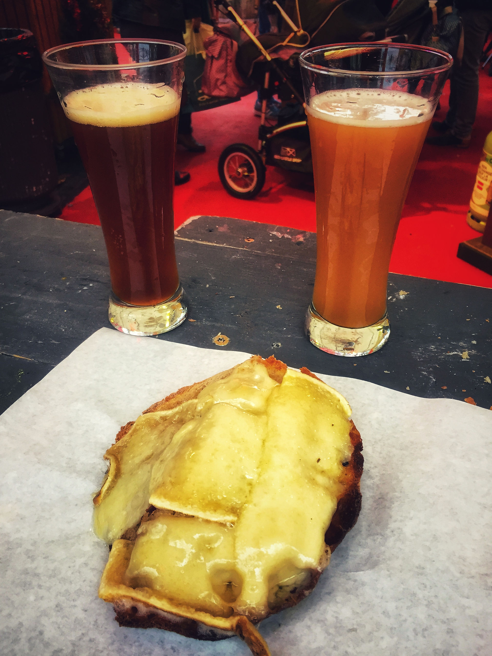 De la bière Mediévale et une Tartine