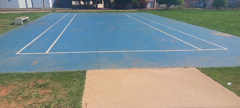 Quadra esportiva dentro do Parque Ecológico da Praça Dom Pedro I
